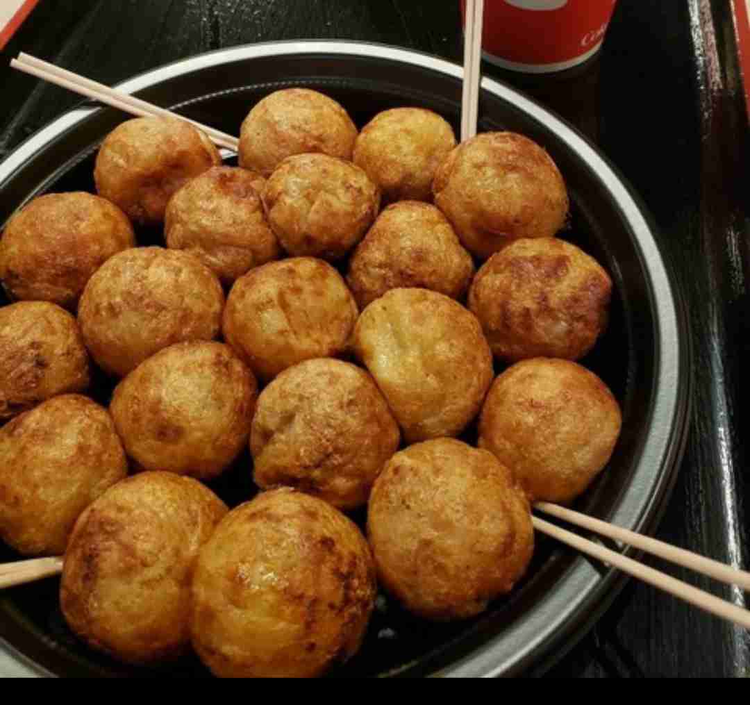 好きなたこ焼きは表面カリカリ派?しっとり派?
