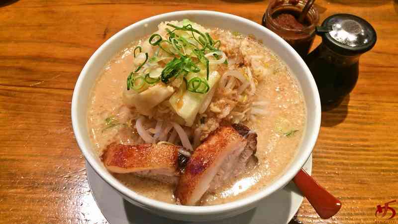 76歳女性「アクセル踏みすぎた」 ラーメン店に車突っ込み6人けが 福岡