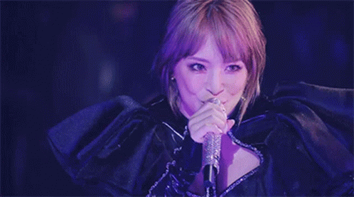 浜崎あゆみが意味深メッセージ「お決まりのつまんないルール、押し付けられたくない」