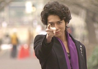 松本潤×明治ミルクチョコレート、全長22メートル交通広告が渋谷駅に登場