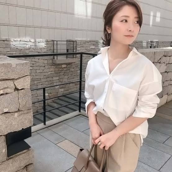 抜き襟ってダサいですか?