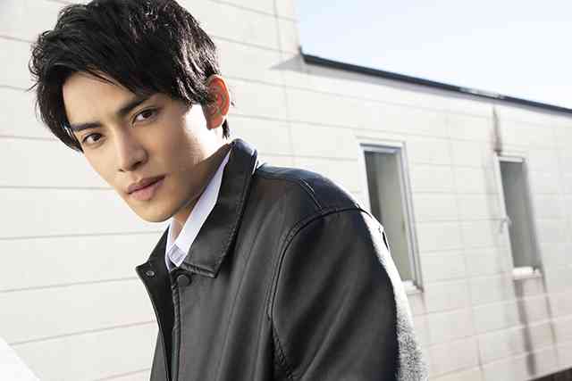 萩原利久、先輩・菅田将暉から“ゴミ袋6袋分”服もらうも本音「何着か…」