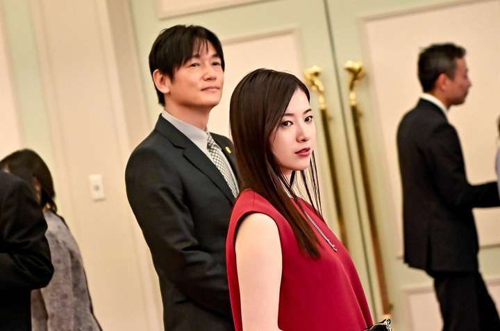 吉高由里子「久々令和のメイクなので」 美しい姿に「天使すぎ」「大優勝」「お綺麗です」の声