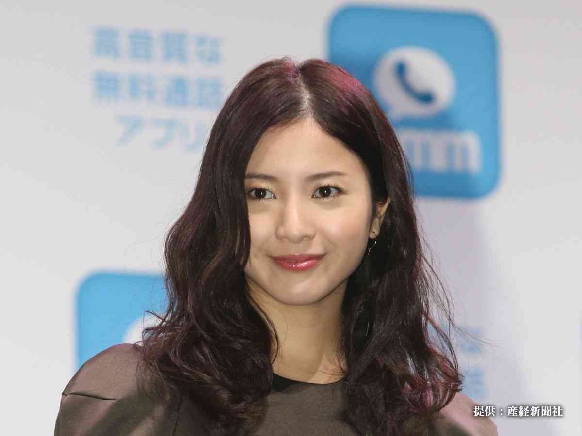 吉高由里子「久々令和のメイクなので」 美しい姿に「天使すぎ」「大優勝」「お綺麗です」の声