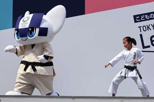 爆売れ中の北京五輪の「ビンドゥンドゥン」と存在感なき東京五輪の「ミライトワ」　人気に差がついた理由