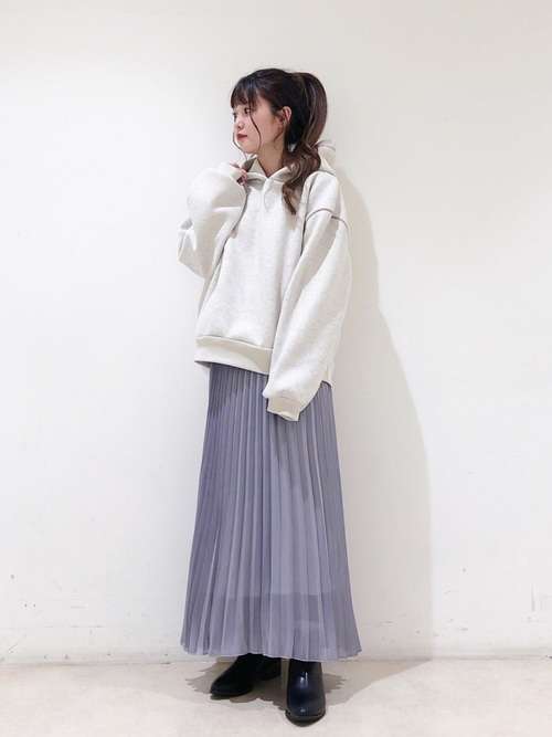 お洒落なパーカーコーデが見たい