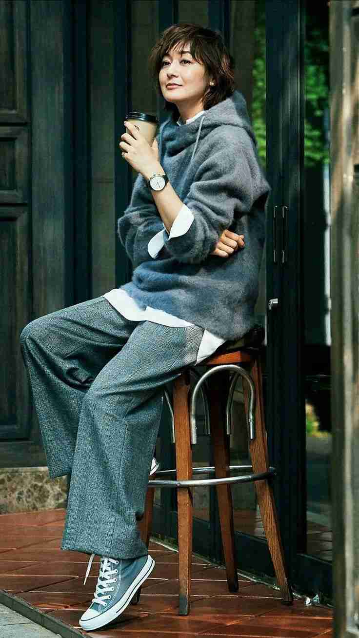 お洒落なパーカーコーデが見たい