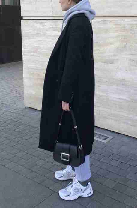 お洒落なパーカーコーデが見たい