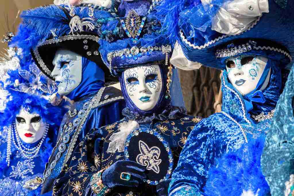 マスク生活で恋愛って発展しなくないですか？