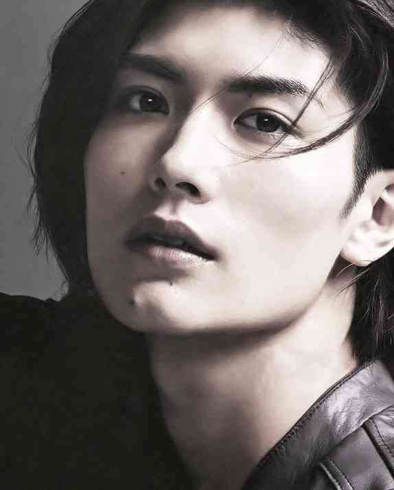 貴方が思う顔面国宝は!?