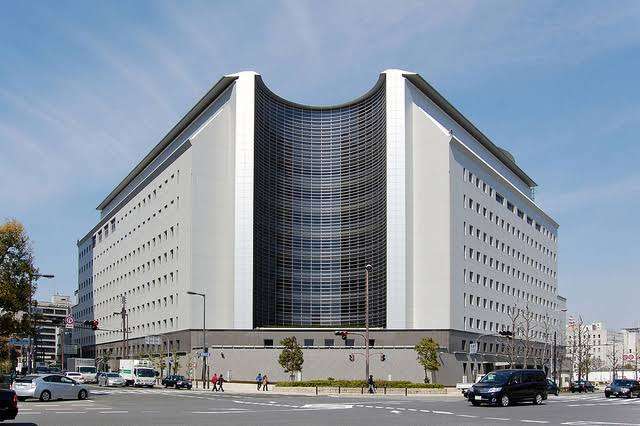 4歳をひき逃げ疑い　NPO職員を逮捕、容疑否認　大阪府警