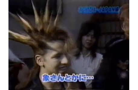 YOSHIKI、幼少期のレア写真を公開「子供の時から美少年」「モテ顔」と話題