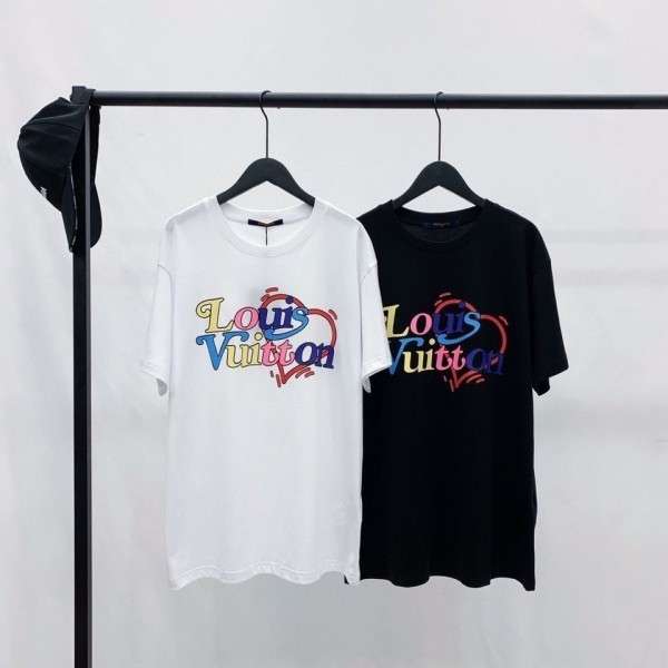 英字Tシャツの画像が集まるトピ