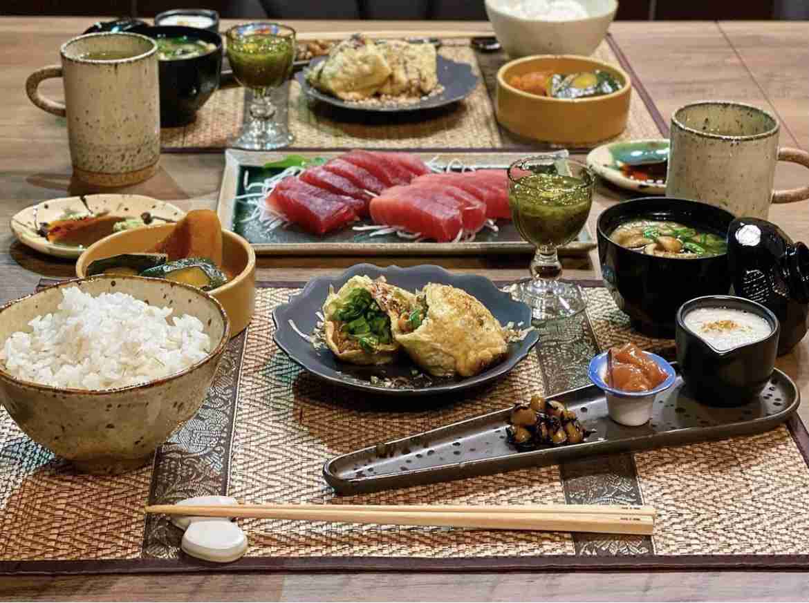板野友美、０歳長女の顔出しショットに「お顔完成されてる」と反響…ミートフリーな手料理も披露