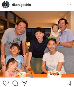 すみれも石田純一も笑顔!東尾理子が幸せファミリーショット公開 「家族みんなでいい誕生日」の声