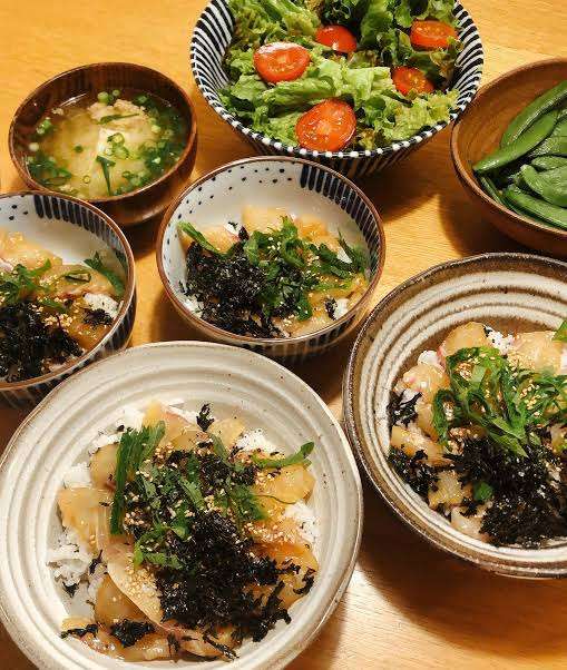 何時に夜ご飯食べる？