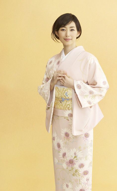 木村多江　日本舞踊の「お稽古の帰り道」着物姿披露に「綺麗ですね」「和服美人」「イイ女」の声