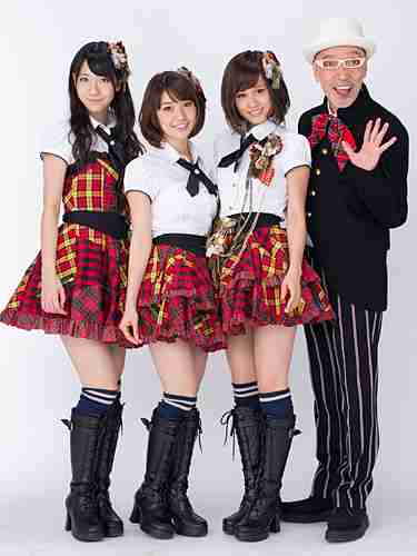 柏木由紀、「腹チラ」新衣装披露 「かっこかわいい」「大人っぽくてオシャレ」と好評