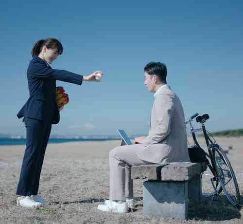 綾瀬はるかの激務にはワケがある？フジ月9主演、映画、CM…過密スケジュールのウラ読み