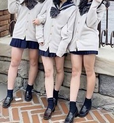 鳥取だけ?中高生の制服スタイル「靴下短め」「黒リュック」が大流行