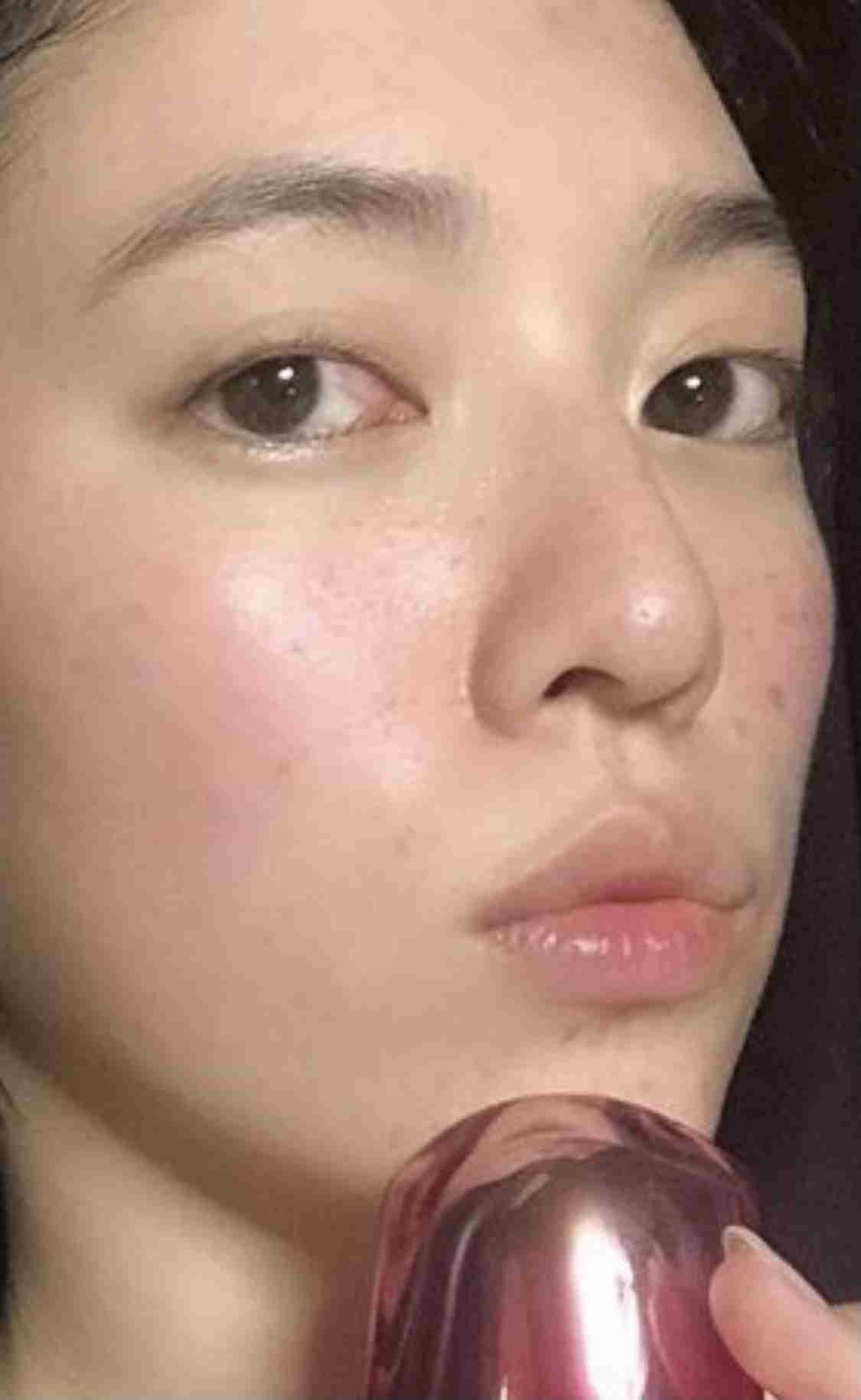 “毛穴がない!”三吉彩花、美肌をまじまじと見つめられ照れ 美肌維持する秘訣を紹介