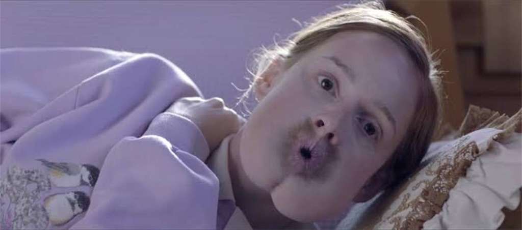 「マスクは“下着”だから外せない」マスク依存の25歳女性が、必死に隠したいもの