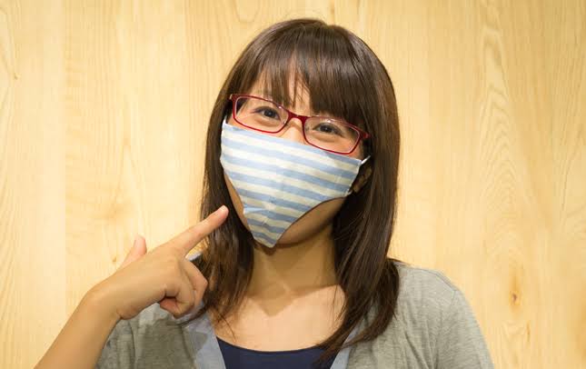 「マスクは“下着”だから外せない」マスク依存の25歳女性が、必死に隠したいもの