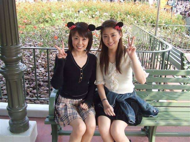 小林麻耶が再婚発表「父とは縁を切って “駆け落ち”」海老蔵への批判動画はすべて削除の急展開