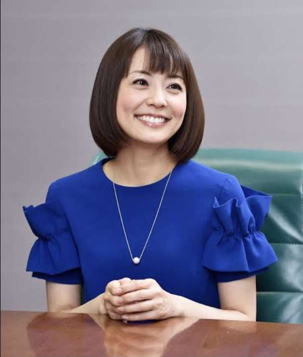 小林麻耶が再婚発表「父とは縁を切って “駆け落ち”」海老蔵への批判動画はすべて削除の急展開