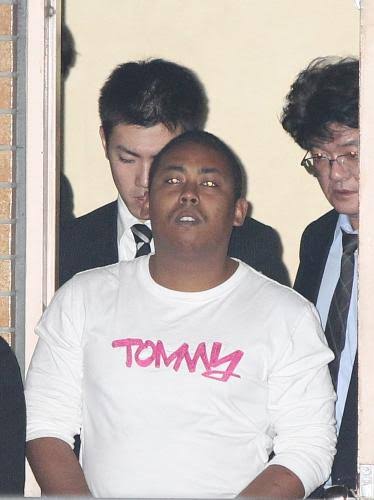 市川海老蔵がSNSナンパで多重交際 “まん防破り”食事デートとホテル密会