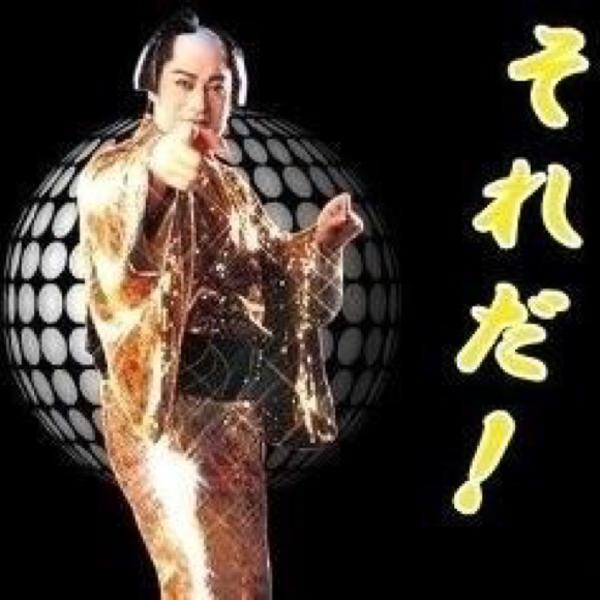 「マツケンサンバ」を歌って踊る...謎のロボが注目の的に　なぜ開発？メーカーに聞いた