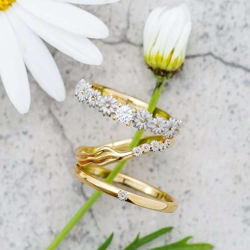 植物モチーフのアクセサリー