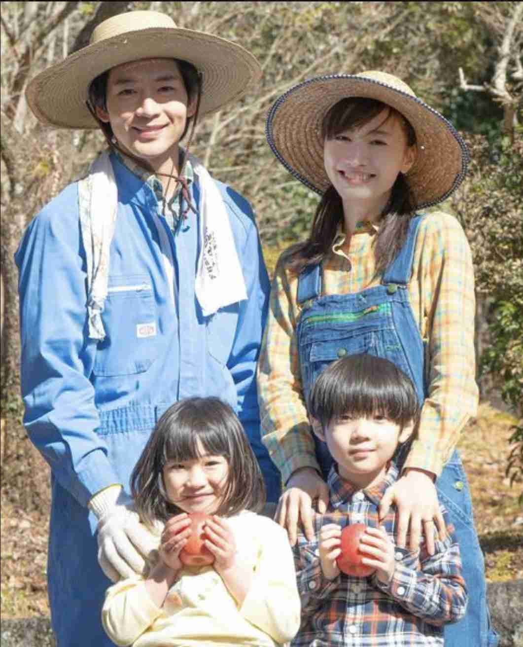 松下洸平、35歳バースデー報告にコメント続々 中条あやみも祝福「こーへいさーん」