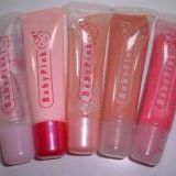 唇をぷるぷるに見せたい