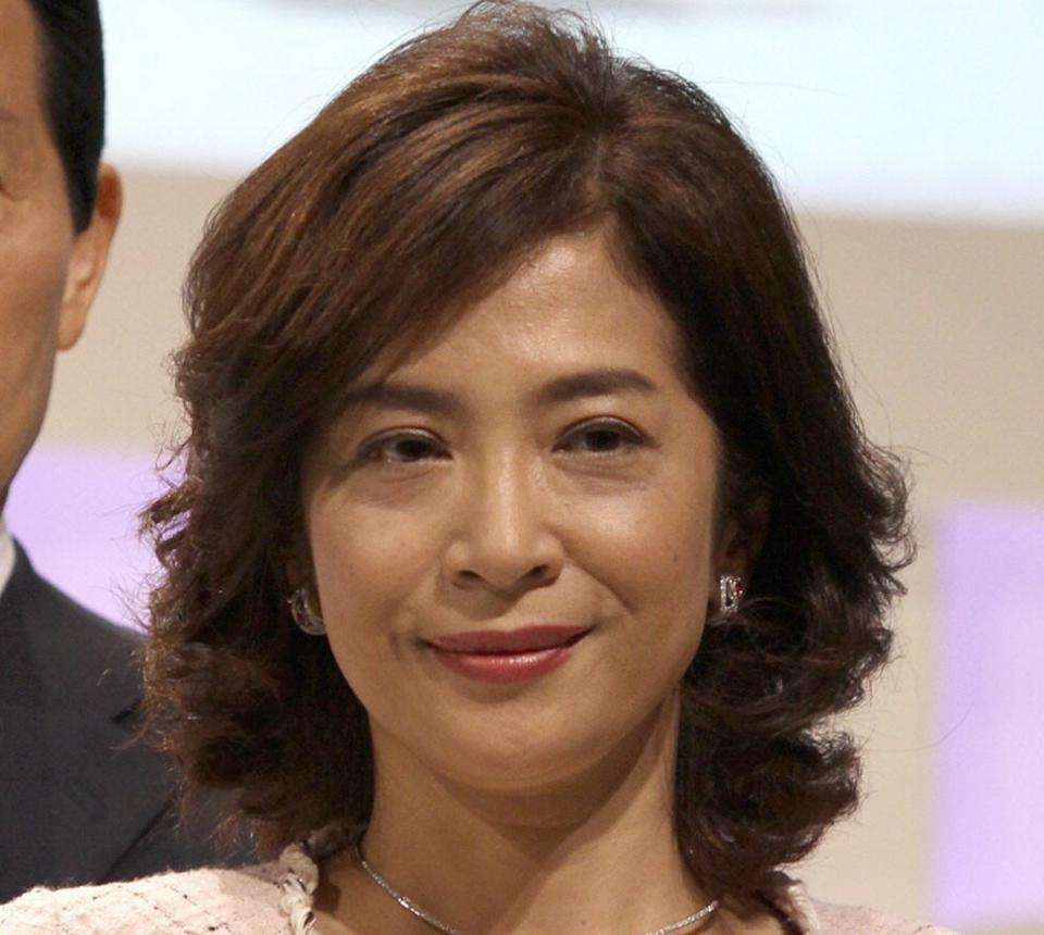滝沢カレン“聖子ちゃんカット”風写真公開「一瞬誰かわかりませんでした!」「新鮮な髪型」
