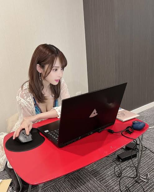 子どもが左利きだったら矯正しますか？