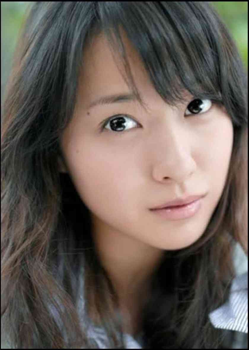 戸田恵梨香、短髪でドレス姿の最新ショットに騒然「美しすぎて見とれてた」「えっっっぐい綺麗」