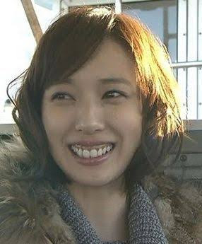 戸田恵梨香、短髪でドレス姿の最新ショットに騒然「美しすぎて見とれてた」「えっっっぐい綺麗」