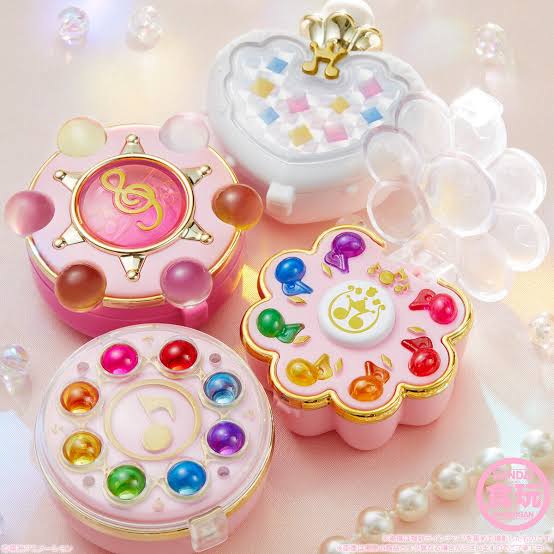 『おジャ魔女どれみ』がインテグレートとコラボ。かわいいコスメセットが登場!