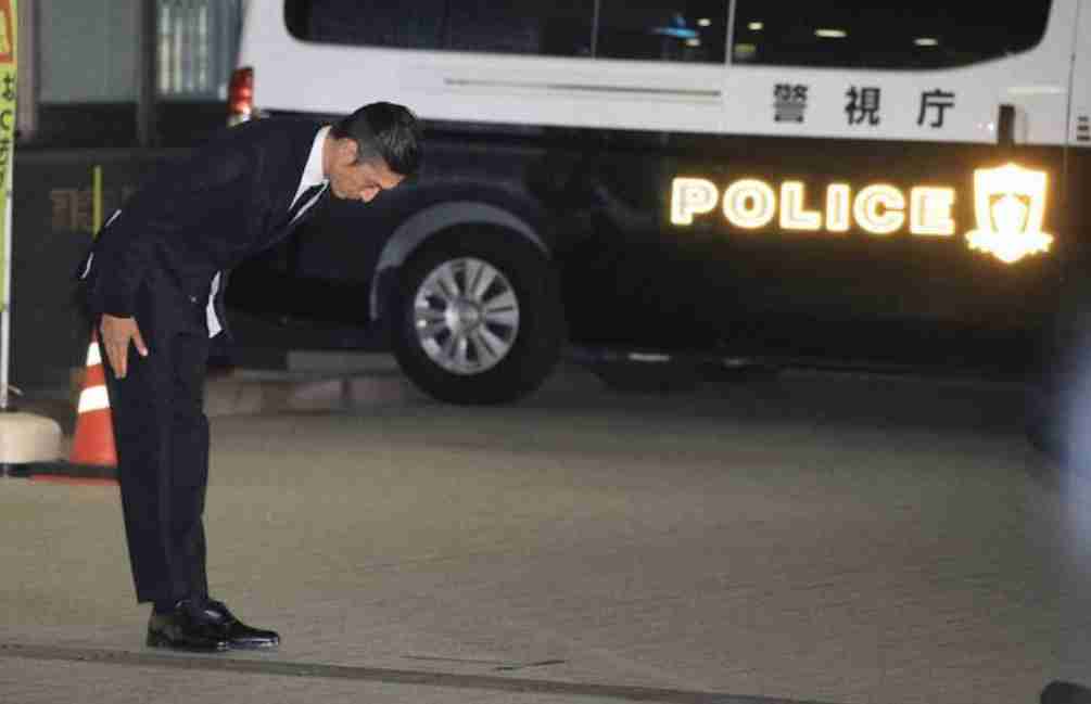 伊勢谷友介、水槽のある自宅が超オシャレ!「神秘的すぎる」「BARみたいな素敵な家」と反響