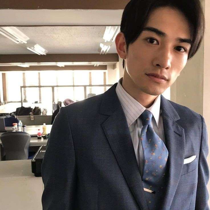 イケメン画像に自由にセリフを入れてみよう!