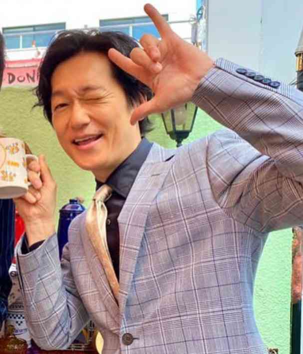 松下洸平さんと井浦新さん、“最愛コンビ”のオフショットが尊い。2枚の写真のギャップが大反響