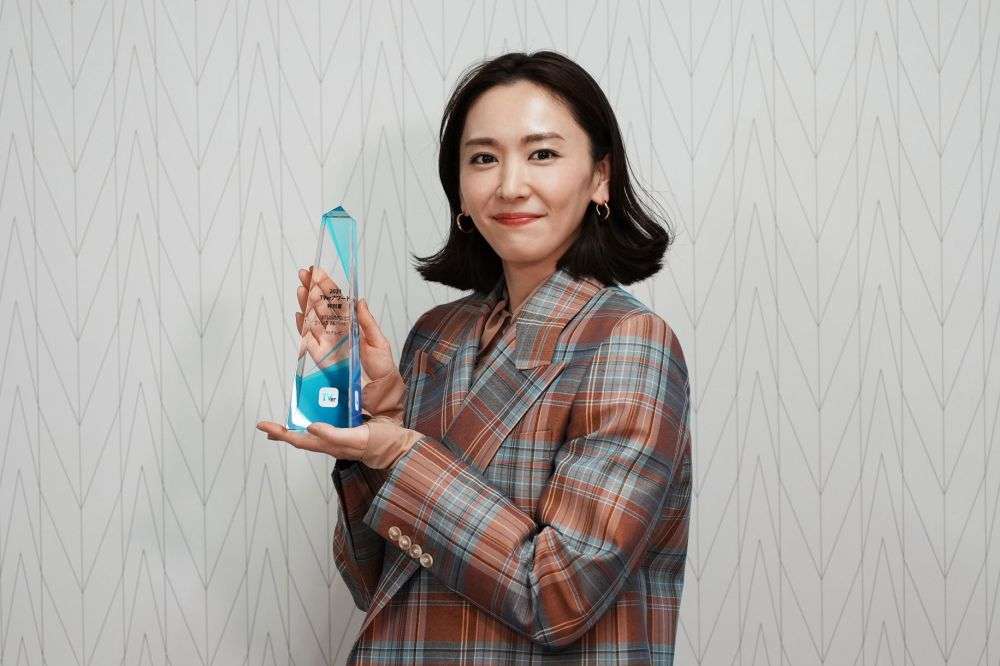 新垣結衣『NYLON JAPAN』3年ぶり表紙 52P大特集は2日間にわたり撮影