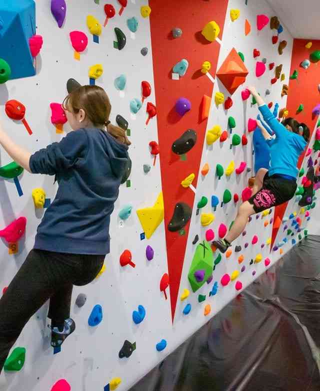 2人同時ジャンプで骨折も　トランポリンパークで事故増加