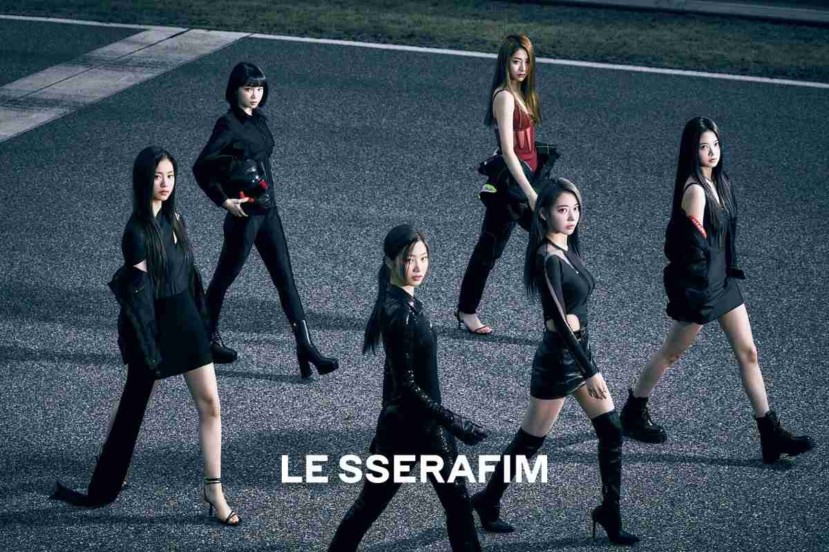 「LE SSERAFIM」宮脇咲良、暗髪＆姫カットの大胆イメチェン 美ボディ披露に「ビジュアル最強」と反響続々 