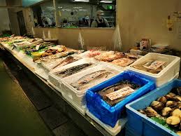 滅亡の危機に瀕する百貨店…デヴィ夫人や泉麻人氏らに聞く再生のカギ「全フロアをデパ地下にしちゃえばいい」