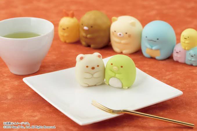 ちいかわがキュートな和菓子に変身♡全国のファミリーマートで販売開始