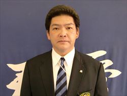 サッカー強豪校で暴行の動画 コーチか 生徒を殴る蹴る 寮内で? 「暴力は日常」の声も