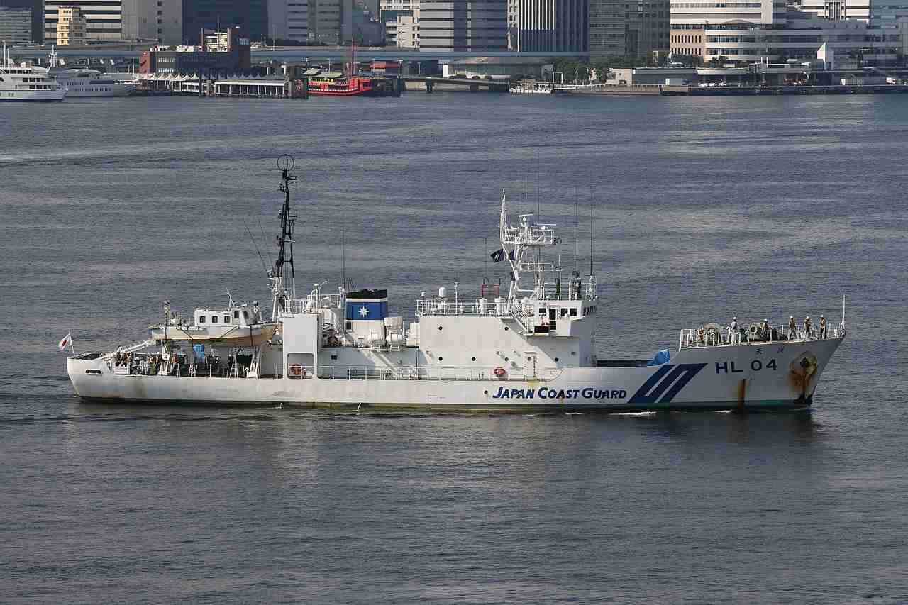 知床沖で観光船行方不明　半島の東側で新たに3人を発見　乗っていた26人のうち不明者は12人に