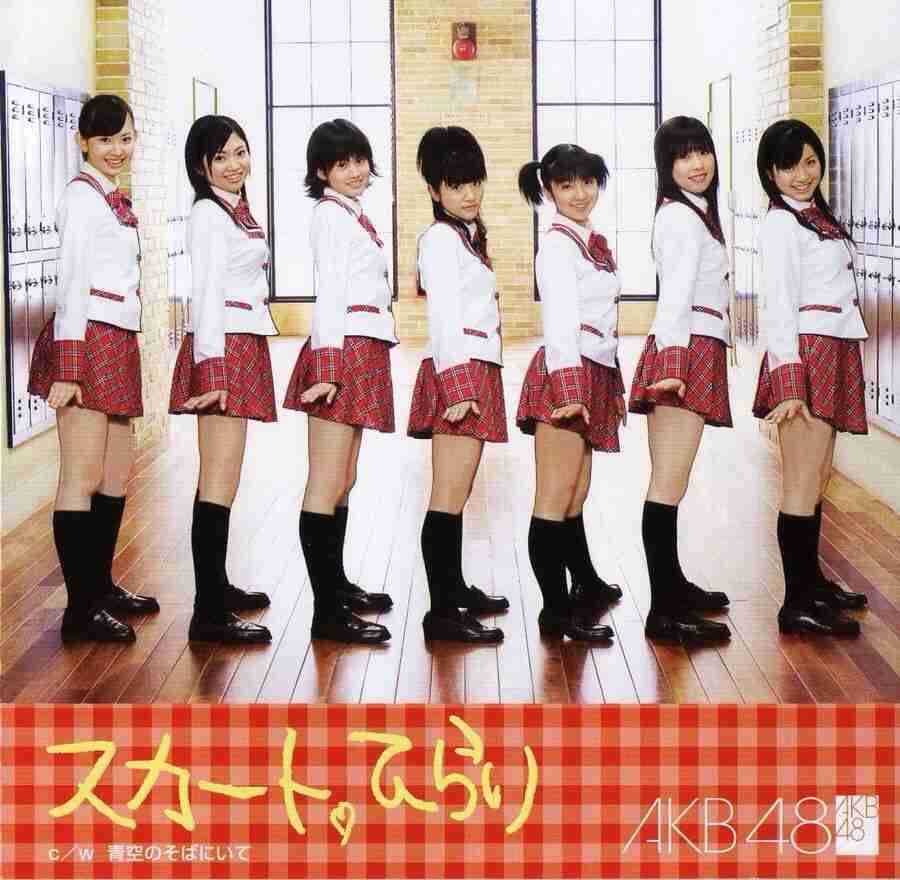 板野友美、背中パックリのセクシーワンピ＆長女の顔出しショット「まだ寒かった」と反省